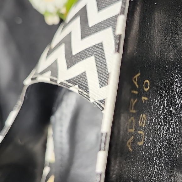 Sz 10 Black & White zig zaggy heels - Picture 5 of 5